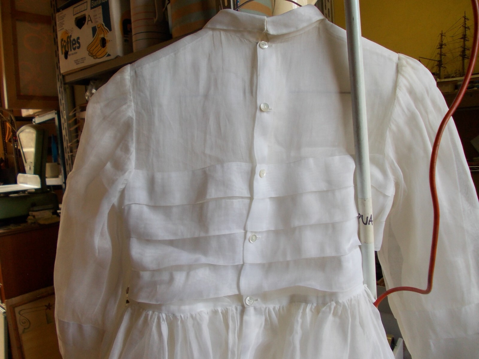 Picture 4 of 6