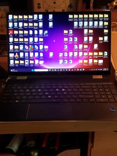HP Spectre X360 2-in-1 15.6" (512GB SSD, Intel Core i7 10th Gen., 1.8 GHz, 16GB)