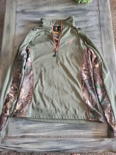 Browning Youth XL green/camo pullover. Girls hunting clothes