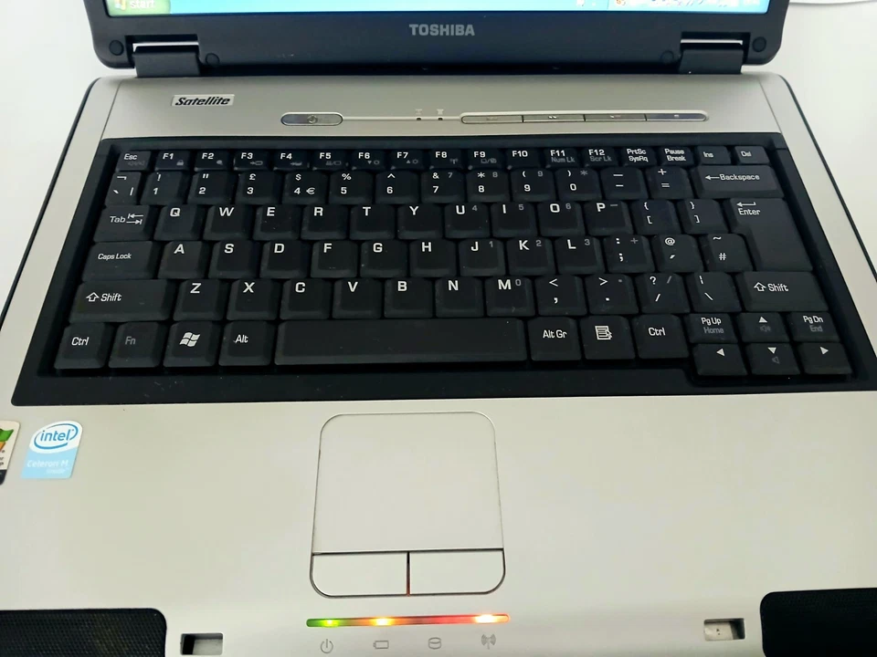 Toshiba Satellite L100 Laptop Windows XP Home Edition - Image 3 of 4