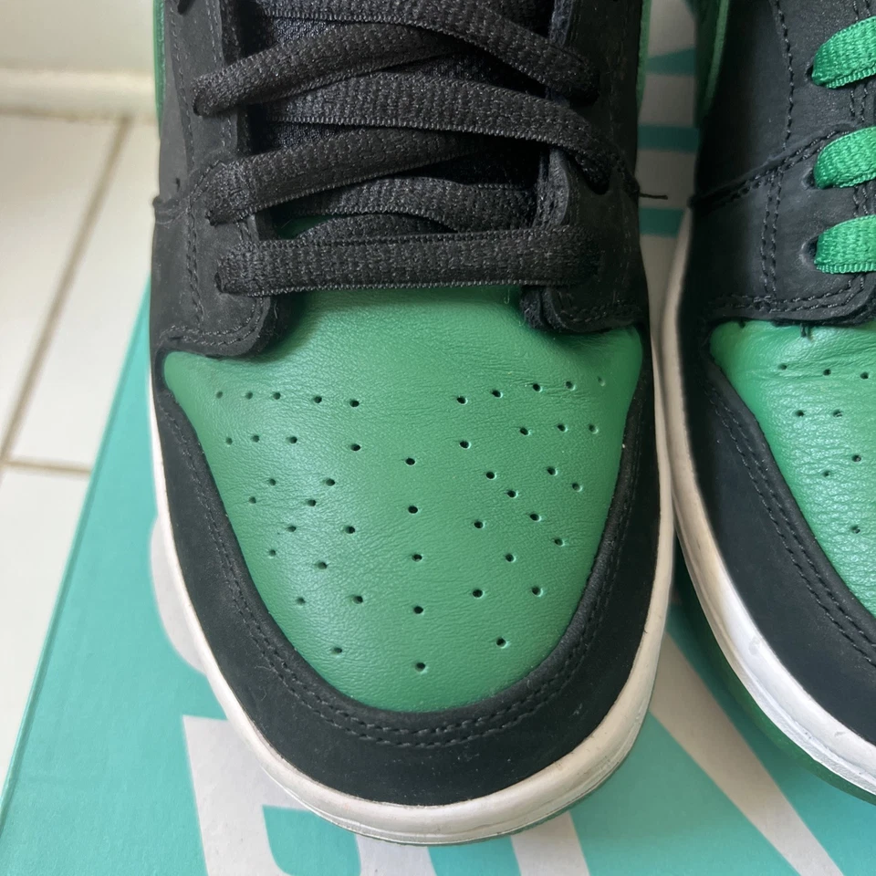 Talla 9.5 - Nike Dunk Pro SB Bajo Negro Pino MUY LIMPIO (Usado Una Vez) Foto 4 de 4