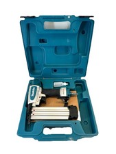 Makita 18 Gauge 2 in Pneumatic Brad Nailer With Hard Case Model AF506