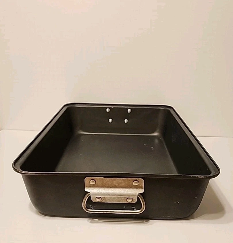 Large Vtg COMMERCIAL ALUMINIUM COOKWARE TOLEDO BAKING ROASTING PAN 18x12x3.5”
Opens in a new window