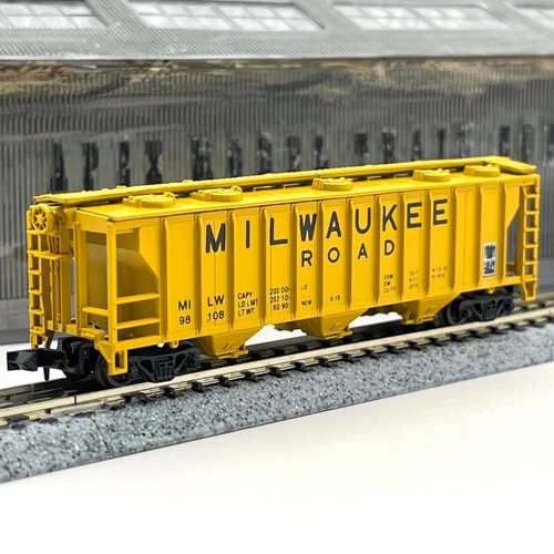 Tolva cubierta Con-Cor escala N 1769 Milwaukee Road 3 bahías PS2 MILW 98108 | Zustand: Used