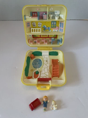 Polly Pocket MIDGE'S PLAY SCHOOL 1989 Yellow Square 4” Compact Rare Complete Set