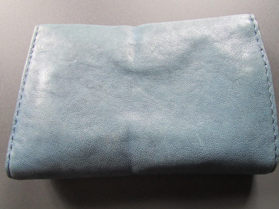 Cartera con solapa Lucky Brand de cuero italiano denim lavado azul vintage nueva con etiquetas $98 Foto 3 de 4