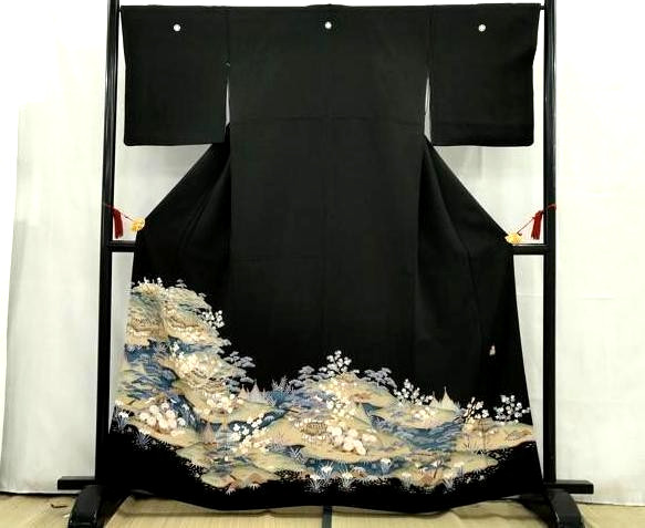 Kimono japonés "Kuro-TOMESODE", paisaje de montaña, YUZEN, cinco crestas, L5'3"..4564