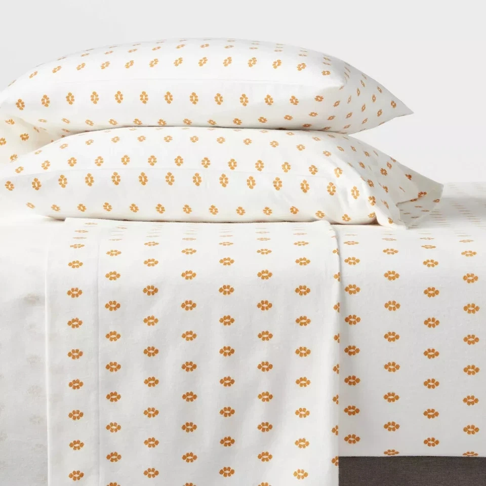 Threshold flannel sheet set - 4pc Gold block FULL NIP - Image 4 of 4