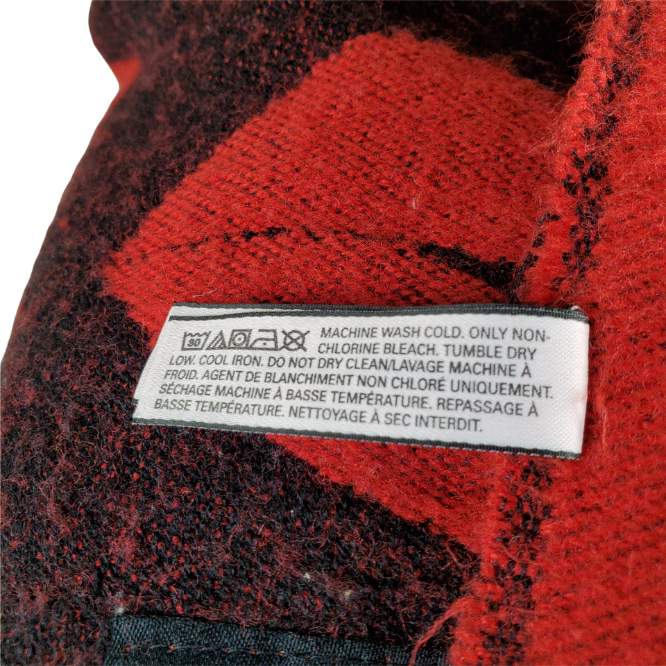 VICTORIA'S SECRET Red & Black Kisses Acrylic Blanket Throw 50 x 60