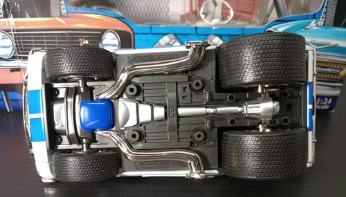Muscle Machines 1:24 ' 66 Shelby GT - 350 Build It - White With Blue Stripes - Picture 10 of 10