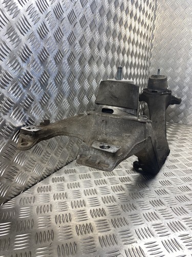 VW TOUAREG HYBRID 7P 2012 FRONT SUBFRAME CROSS MEMBER & ENGINE MOUNTS 7P0199207 - Picture 4 of 10