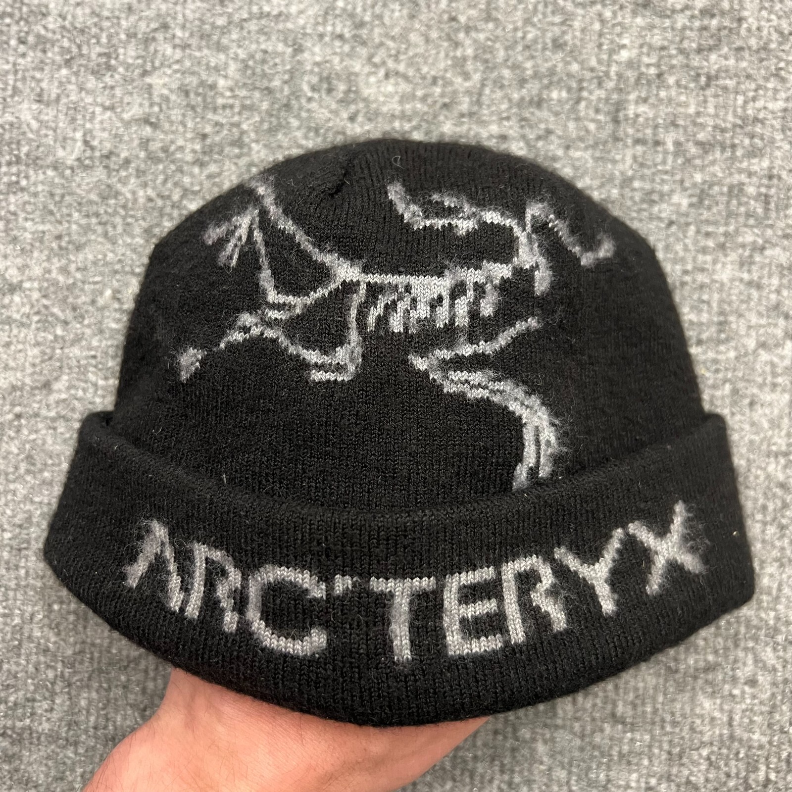 Cappello Arc'Teryx Rolling Word berretto adulto taglia unica nero bianco misto lana RARO