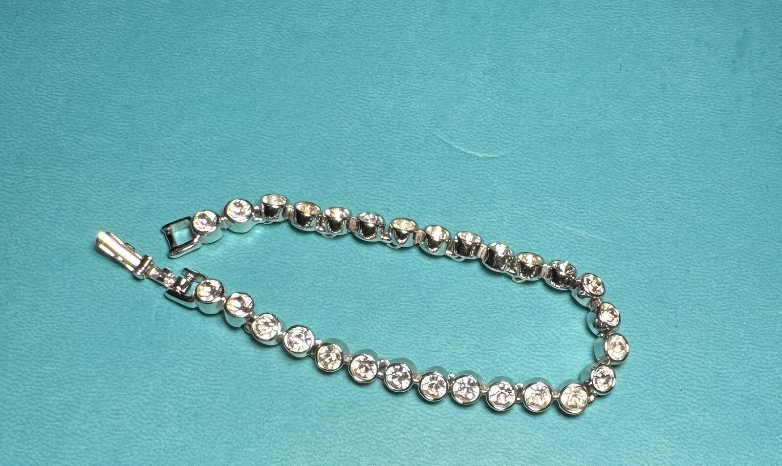 Genuine Swarovski Round Crystal Tennis Bracelet Silv… Gem