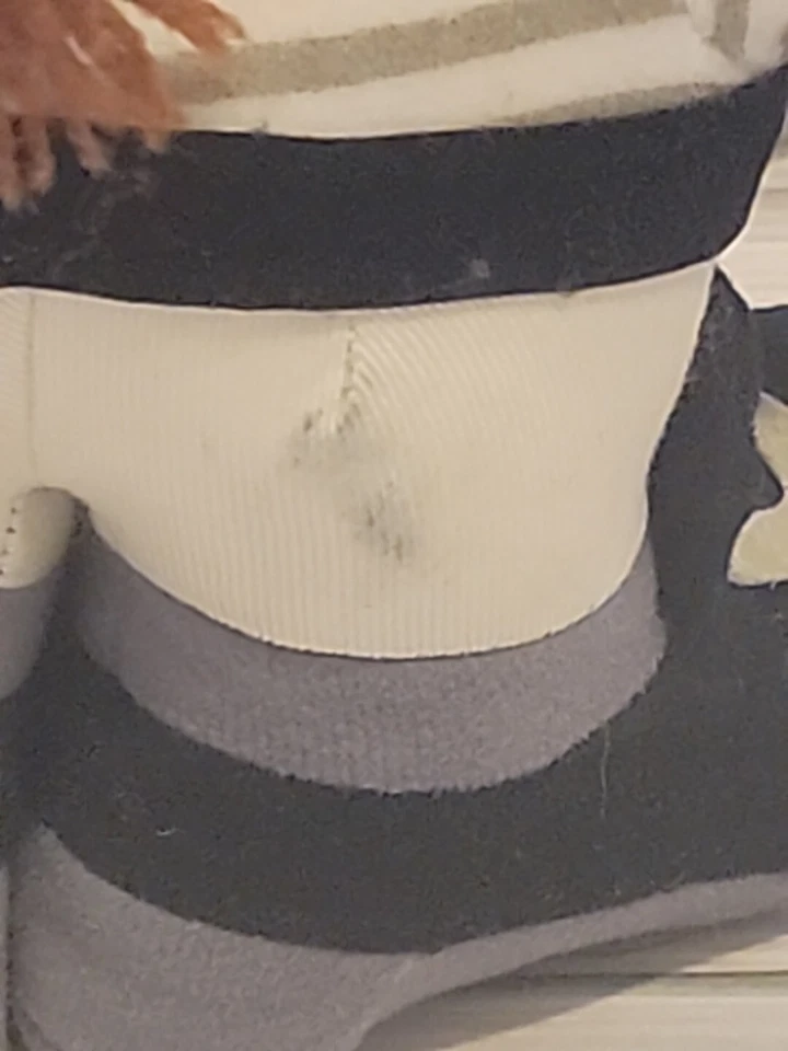 Figura de fútbol americano de colección de los 80 NFL Huddles Oakland Raiders PVC NFL con soporte para dinero Foto 4 de 4