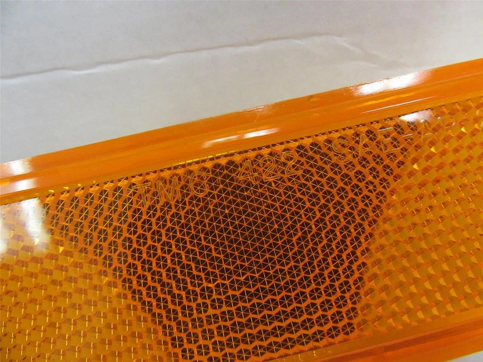 Lâmpada marcador lateral suburbana Chevrolet GMC motorista esquerda ou passageiro direita - Imagem 3 de 4