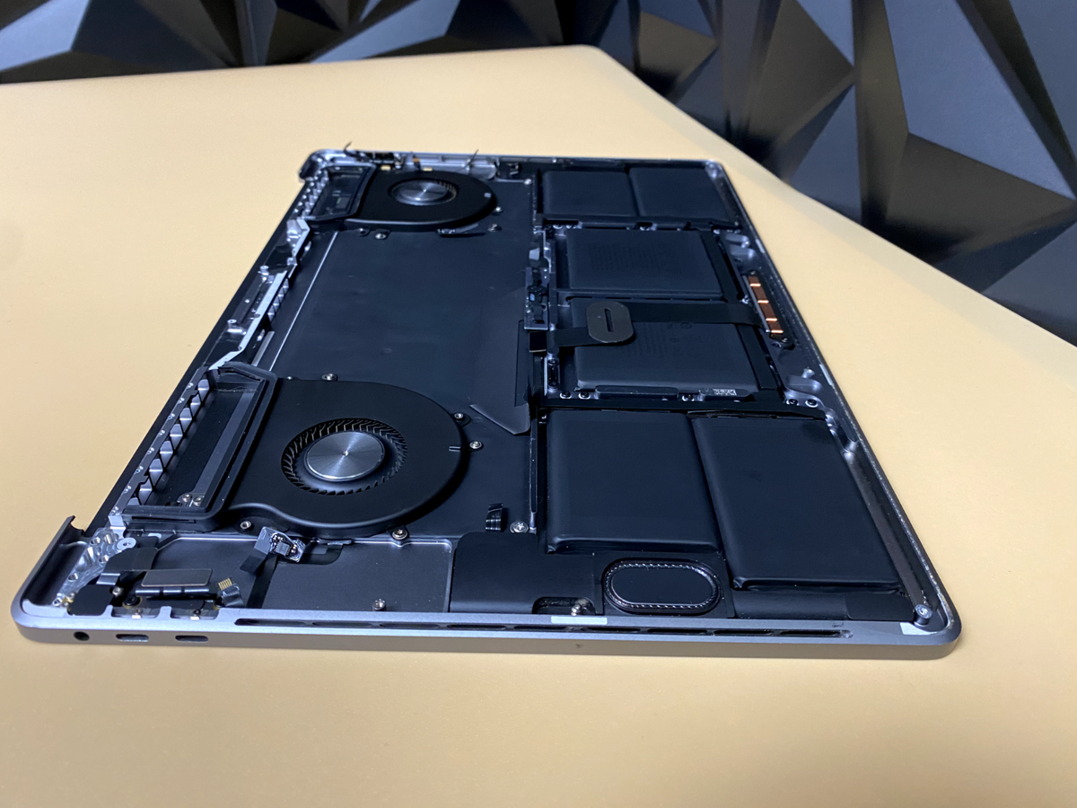 MacBookPro16 2019 A2141 EMC 3347 ― ジャンク品 Apple MacBook Pro A2141 | i7/i9 9th Gen. | 500GB/1TB | 16GB RAM