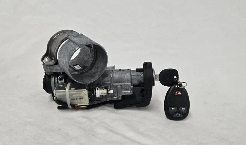 2007-2010 Saturn Sky Ignition Switch Assembly With Cylinder Housing And Key Oem - Image 3 of 4