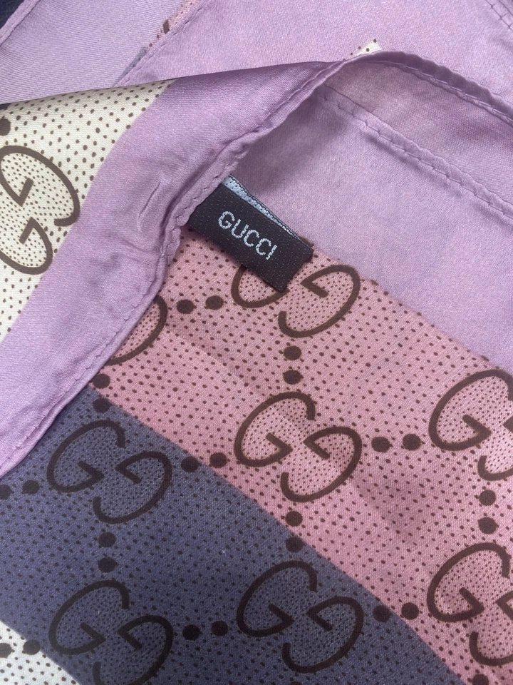 Bufanda de seda floral Gucci usada con diseño de orquídea rosa para mujer Foto 3 de 4