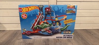 Brand New Hot Wheels City Ultimate Gator Car Wash