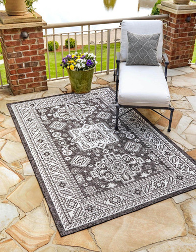 Outdoor Aztec Collection Area Rug - Chalca (2' x 3' 1" Rectangle, Gray/ Ivory)