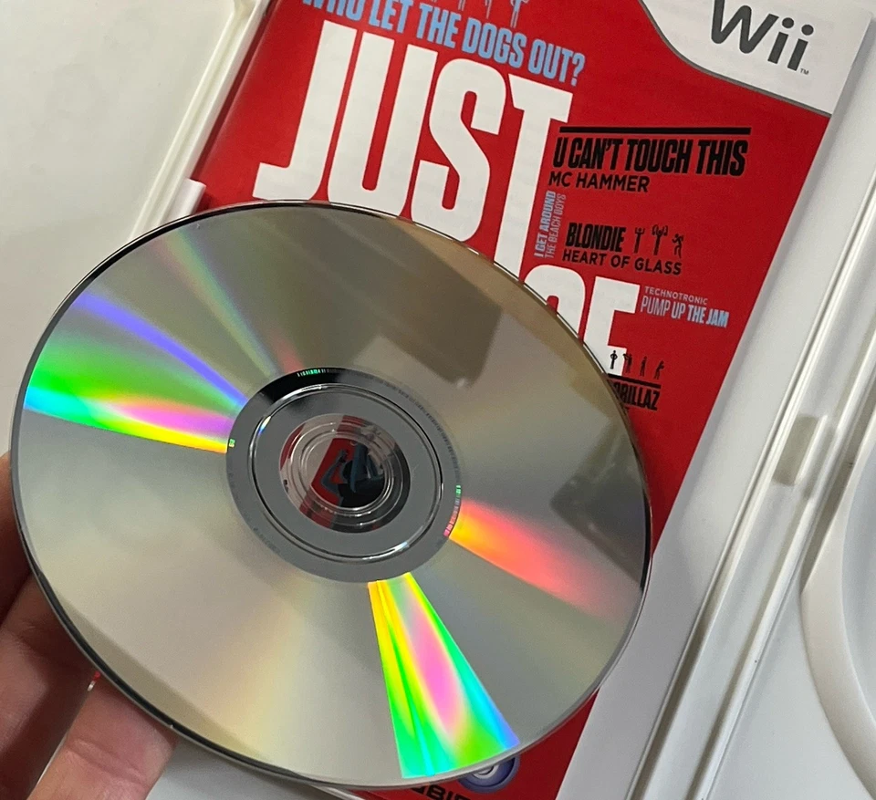 Just Dance (Nintendo Wii, 2009) CIB, Complete, VG Condition & Tested! - Image 4 of 4