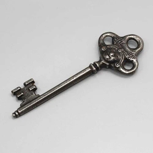 Large Antique Vintage Trefoil Skeleton Key Ornate Figural Bow 6" AY225 - product listing photo