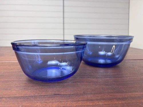2 Vintage Anchor Hocking Cobalt Blue Glass Nesting Mixing Bowl 1.5 QT & 2.5 QT
