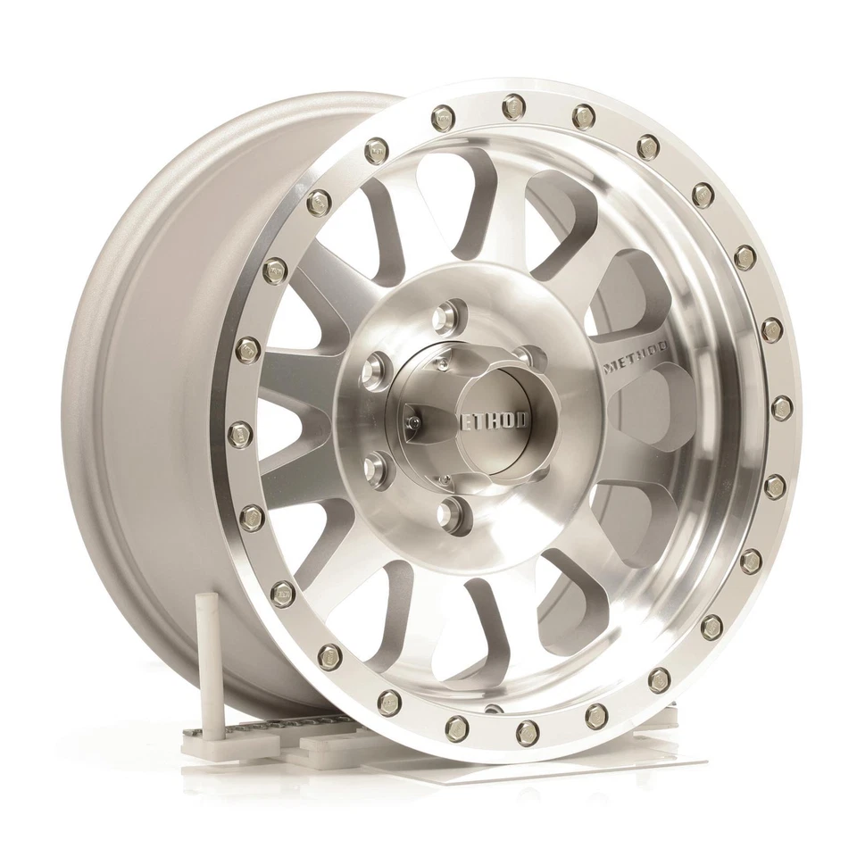Method Race 304 DOUBLE STANDARD Wheel 17x8.5 (0, 6x139.7) Machined Single Rim - Image 2 of 4