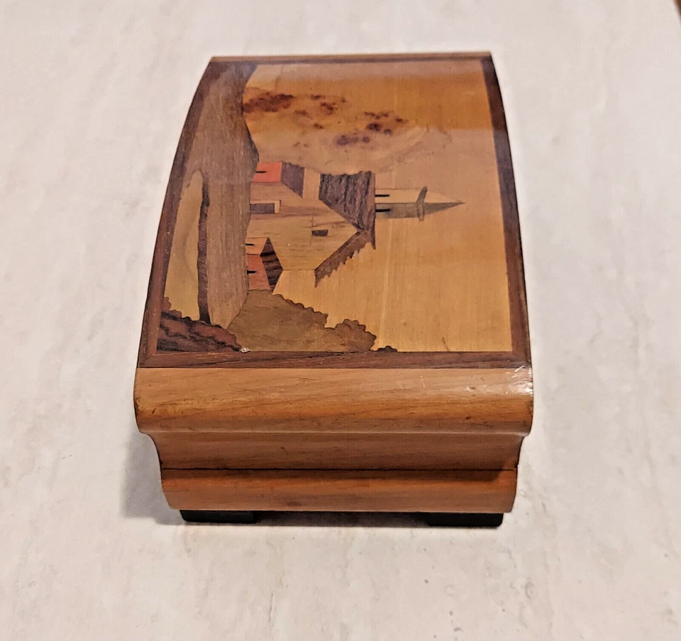 ANTICO PORTASIGARETTE IN LEGNO INTARSIATO CONTIENE 24 SIGARETTE - Immagine 3 di 4