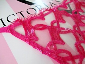 VICTORIA'S SECRET DREAM ANGELS Pink Heart Embroidery V-String Thong Panty S M L