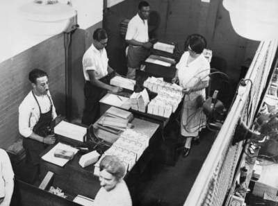 Preparing packages new smaller banknotes, each package will contai Old Photo