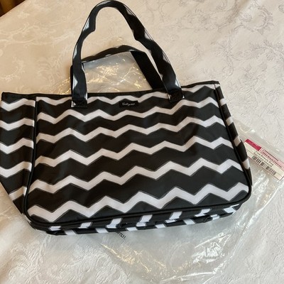 NEW!! Thirty One True Beaty Bag ( Black Chevron)