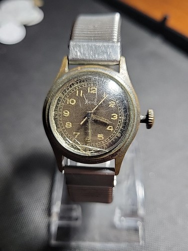 Milos Aviator Swiss Vintage Wicklung, sehr cool. It’s Working. Zifferblatt hat einen Riss.
