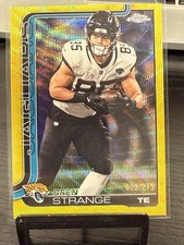 Brenton Strange 2025 Topps Chrome Yellow Wave Refractor SP 002/275 - Jaguars