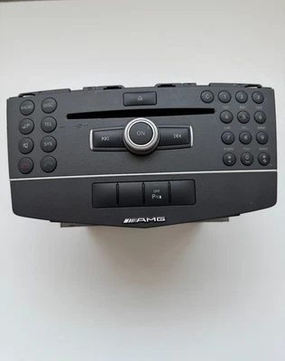 Genuine Mercedes C-class W204 07-10 Radio CD Player Head Unit,A204 870 0594 - Image 1 of 4