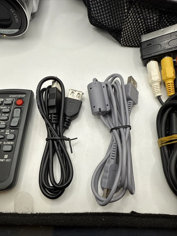 Sony Handycam DCR-SR90E HDD Camcorder + Case - Tested Working - Image 3 of 4