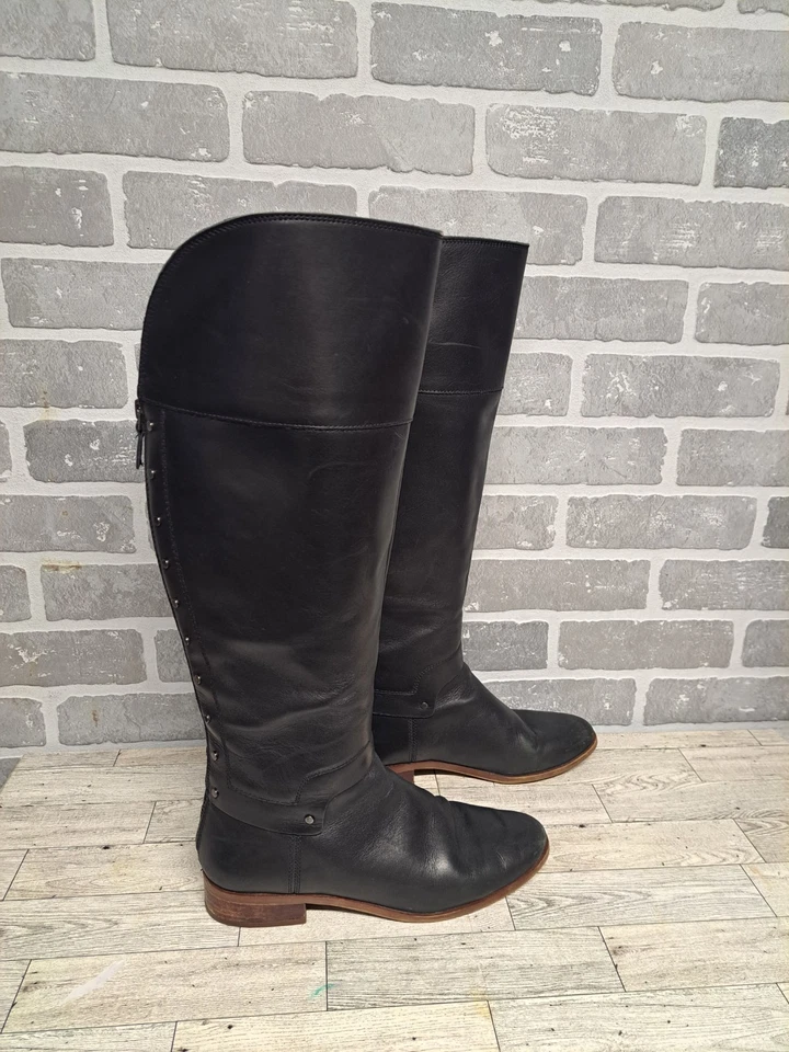 Bota de montar Franco Sarto Roxanna para mujer de cuero negro con tachuelas talla 9M Foto 2 de 4
