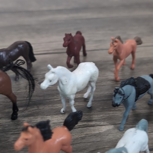 26 Horse Figure Toys Safari LTD Equestrian Ponies Various Styles Breeds Vtg Lot - Picture 17 of 18