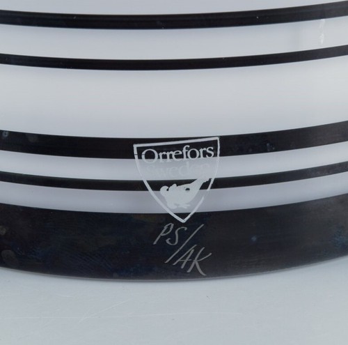 Per B. Sundberg for Orrefors, Sweden. Large art glass vase in striped design. - Picture 5 of 6
