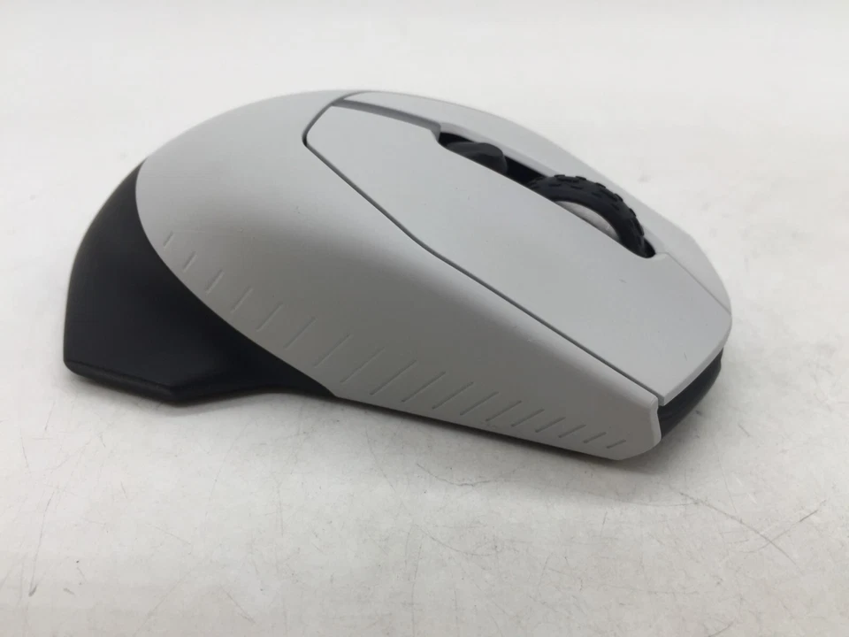 Alienware Wired/Wireless Gaming Mouse White AW610M NO USB receiver FREE S/H - Image 3 of 4