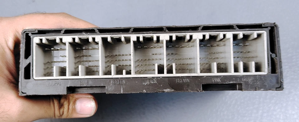 09 11 CHEVY HOLDEN CRUZE J300 2.0 BCM BODY CONTROL MODULE F00HJ00615 13574841 - Image 3 of 4