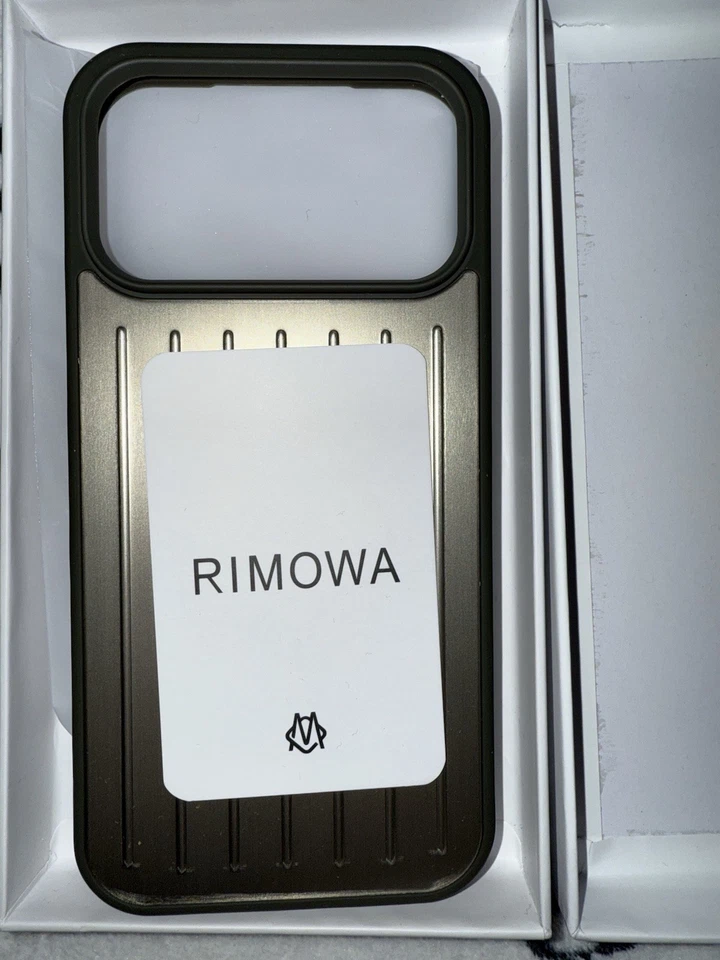 rimowa iPhone 17 pro max Case White Black - Image 2 of 4