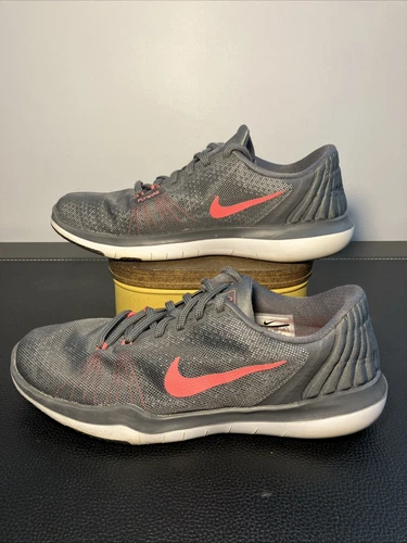 Chaussures grises Nike Training Flex Supreme TR5 pour femme pointure 8,5 Flywire 852467 003