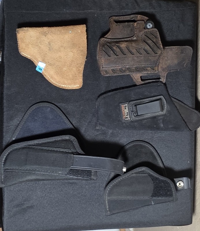 5 Gun holsters 
