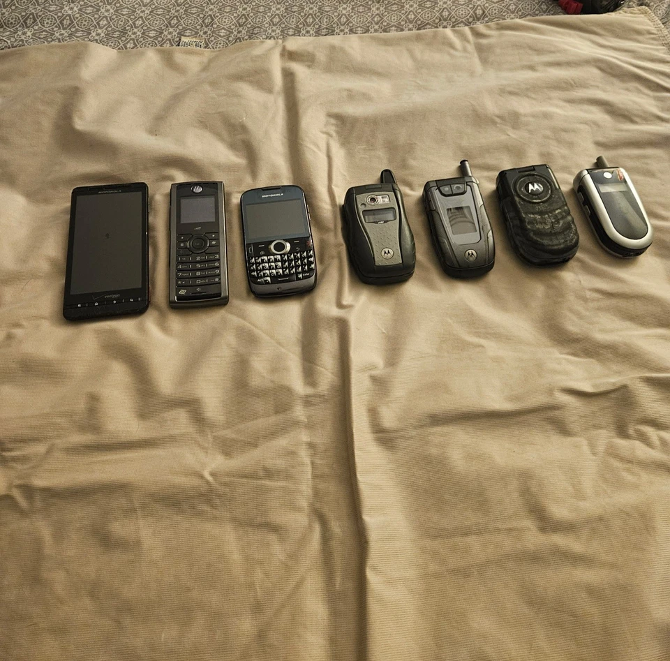 Lote de 49 teléfonos Foto 2 de 4