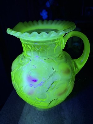 Extremely Rare Fenton Key Lime Uranium Orchard Pitcher Jug