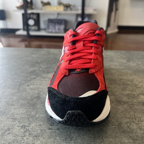 Size 10 - New Balance 2002R True Red Black - Picture 3 of 7