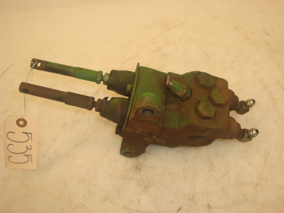 1981 John Deere 4840 Tractor Brake Valve Assembly - Image 2 of 4