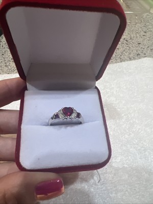 2,4 Gramm Laborgefertigter Rubin und Diamant Ring 10 Karat Weißgold Größe 8,75
