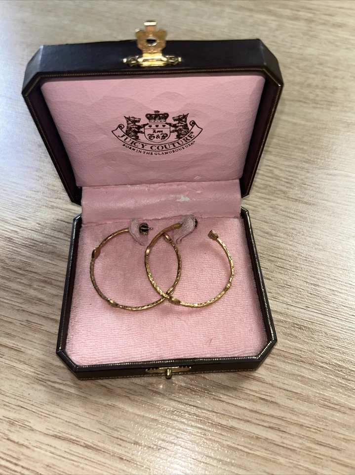 Aros para mujer JUICY COUTURE oro electrónico corazón tachonado YJRU4022 con estuche Foto 2 de 4